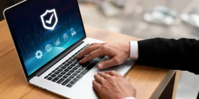 Bezpieczeństwo systemów IT – czym jest i jak je skutecznie zapewnić?