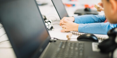Jaki system Service Desk wybrać do obsługi zgłoszeń wewnętrznych? Sprawdź!
